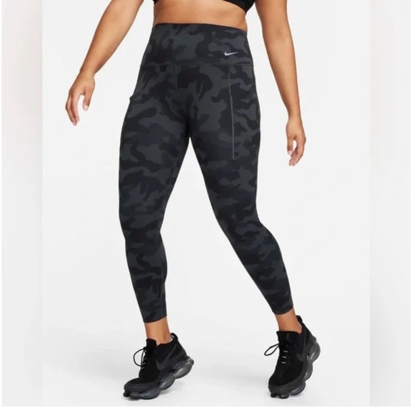 Nike universal Dark Camouflage Leggings Dri-fit. Only wore them once. - Picture 1 of 5
